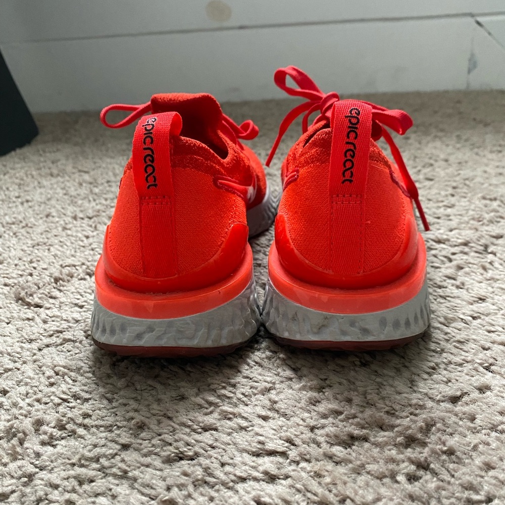 Epic react nike red